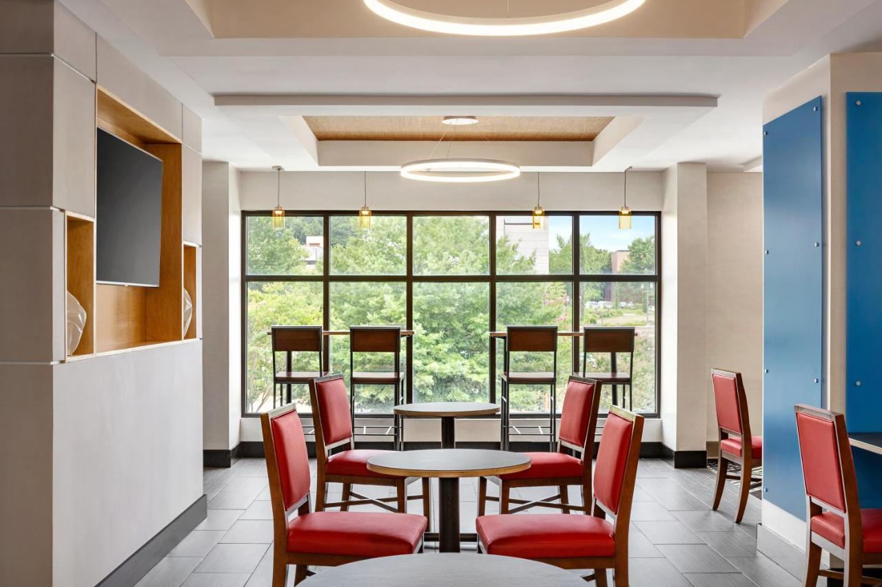 Holiday Inn Express & Suites Greenville-Downtown By Ihg Exterior foto