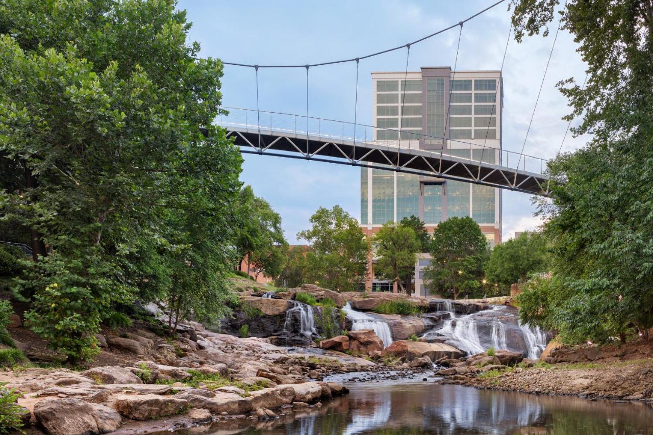 Holiday Inn Express & Suites Greenville-Downtown By Ihg Exterior foto
