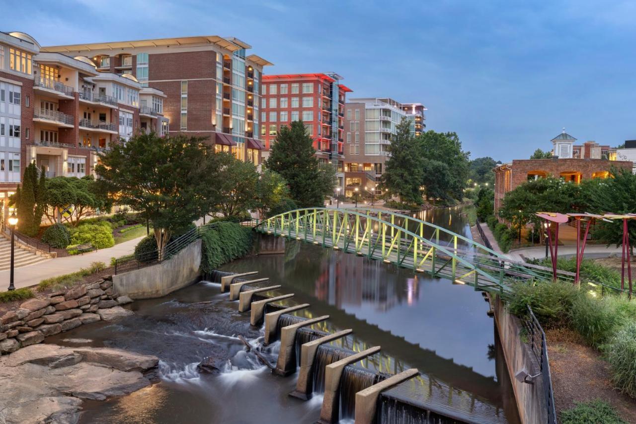 Holiday Inn Express & Suites Greenville-Downtown By Ihg Exterior foto